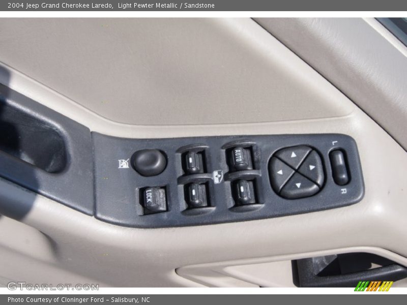 Light Pewter Metallic / Sandstone 2004 Jeep Grand Cherokee Laredo