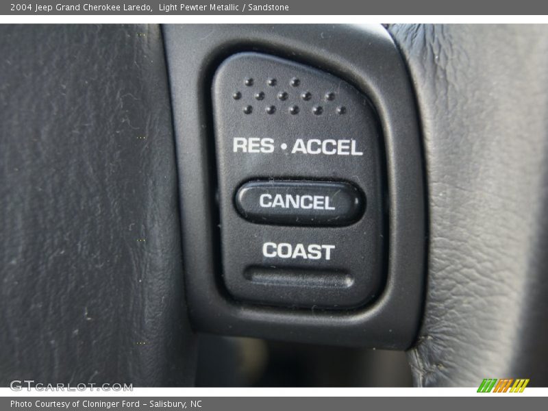Light Pewter Metallic / Sandstone 2004 Jeep Grand Cherokee Laredo