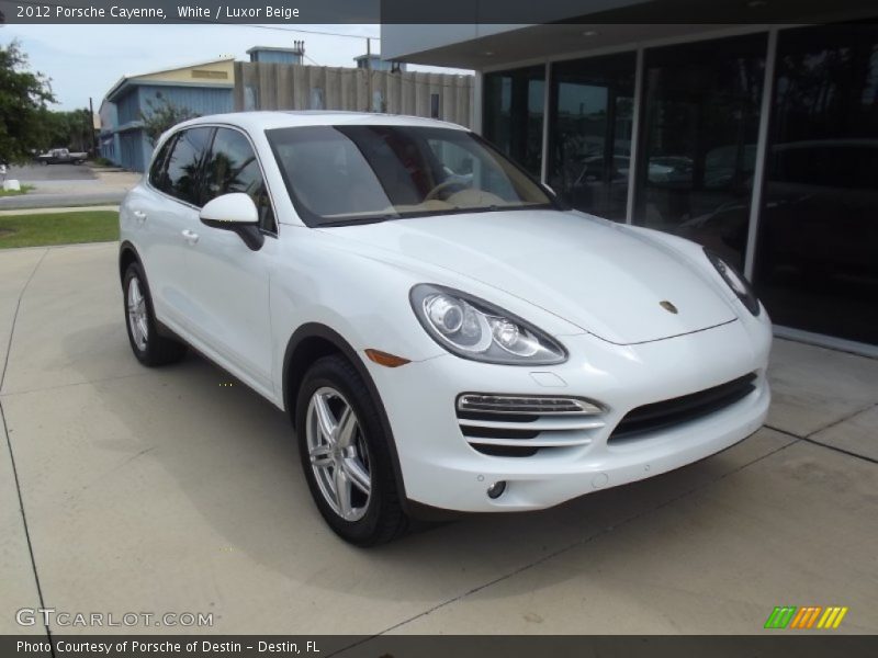 Front 3/4 View of 2012 Cayenne 