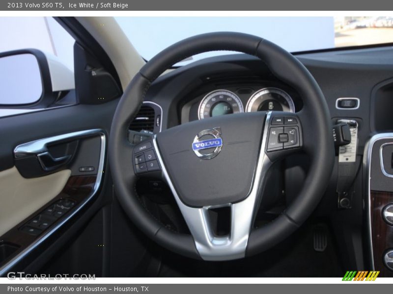 Ice White / Soft Beige 2013 Volvo S60 T5