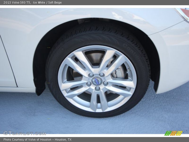 Ice White / Soft Beige 2013 Volvo S60 T5