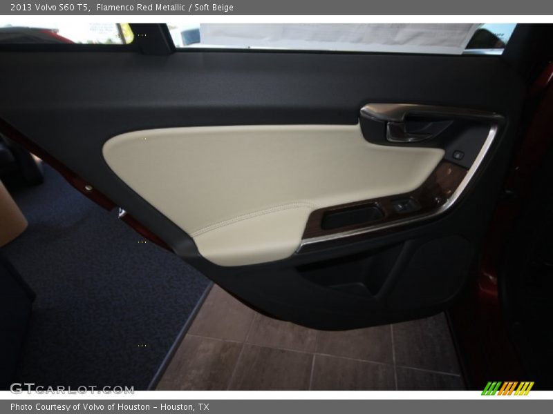 Flamenco Red Metallic / Soft Beige 2013 Volvo S60 T5