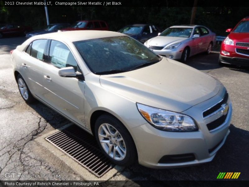 Front 3/4 View of 2013 Malibu LT