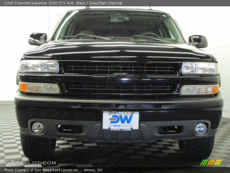 Black / Gray/Dark Charcoal 2005 Chevrolet Suburban 1500 Z71 4x4