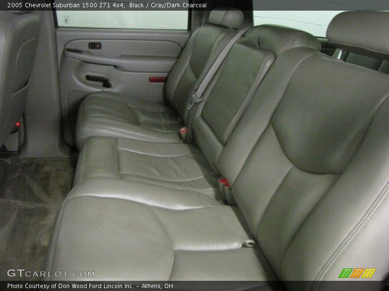 Black / Gray/Dark Charcoal 2005 Chevrolet Suburban 1500 Z71 4x4