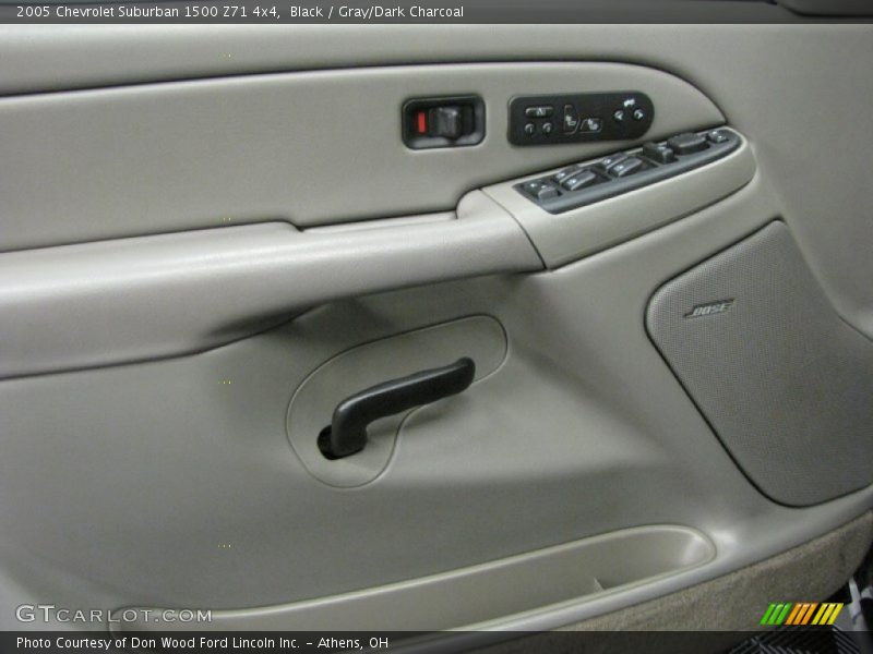 Black / Gray/Dark Charcoal 2005 Chevrolet Suburban 1500 Z71 4x4