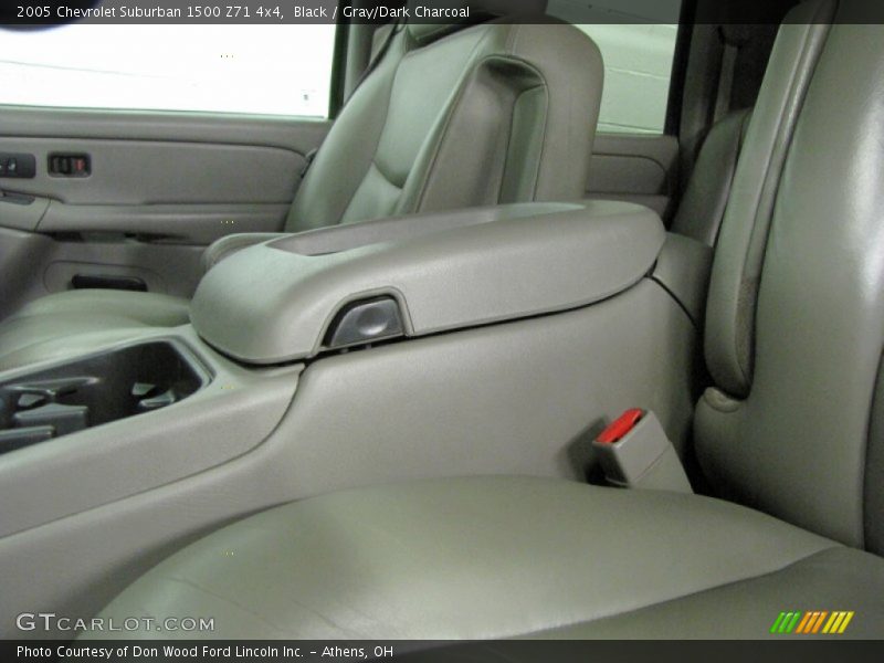 Black / Gray/Dark Charcoal 2005 Chevrolet Suburban 1500 Z71 4x4