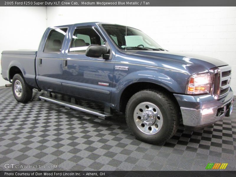 Medium Wedgewood Blue Metallic / Tan 2005 Ford F250 Super Duty XLT Crew Cab