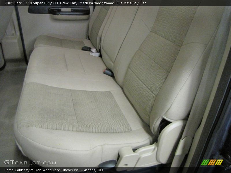 Medium Wedgewood Blue Metallic / Tan 2005 Ford F250 Super Duty XLT Crew Cab