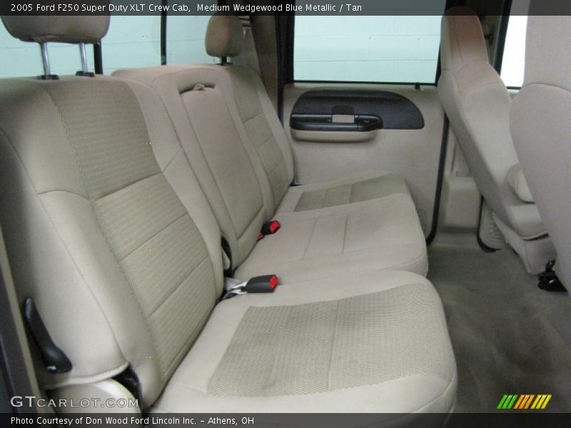 Medium Wedgewood Blue Metallic / Tan 2005 Ford F250 Super Duty XLT Crew Cab