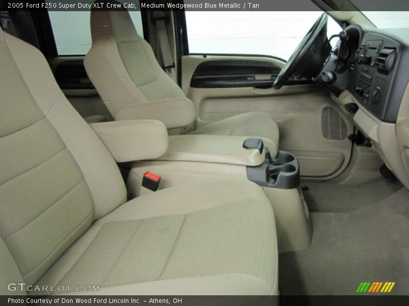 Medium Wedgewood Blue Metallic / Tan 2005 Ford F250 Super Duty XLT Crew Cab