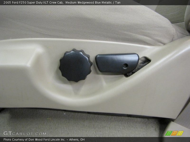 Medium Wedgewood Blue Metallic / Tan 2005 Ford F250 Super Duty XLT Crew Cab
