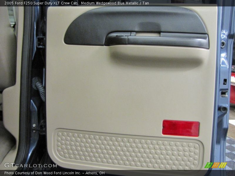 Medium Wedgewood Blue Metallic / Tan 2005 Ford F250 Super Duty XLT Crew Cab