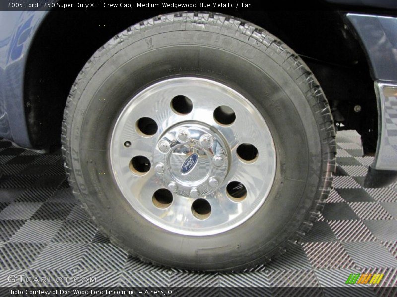 Medium Wedgewood Blue Metallic / Tan 2005 Ford F250 Super Duty XLT Crew Cab