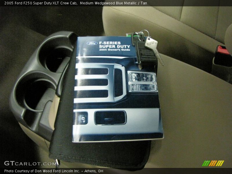 Medium Wedgewood Blue Metallic / Tan 2005 Ford F250 Super Duty XLT Crew Cab