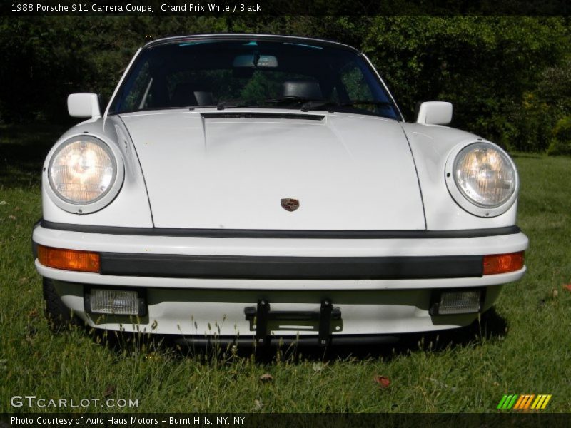 Grand Prix White / Black 1988 Porsche 911 Carrera Coupe