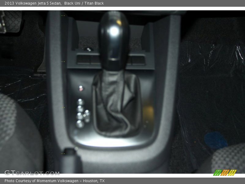 Black Uni / Titan Black 2013 Volkswagen Jetta S Sedan