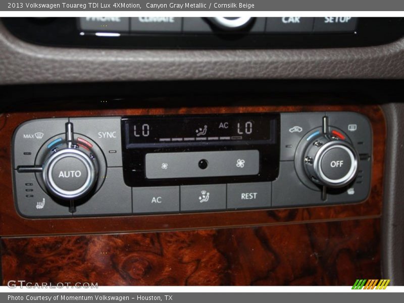 Canyon Gray Metallic / Cornsilk Beige 2013 Volkswagen Touareg TDI Lux 4XMotion