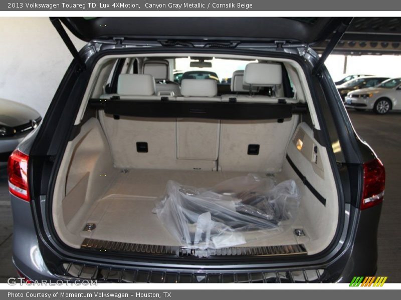Canyon Gray Metallic / Cornsilk Beige 2013 Volkswagen Touareg TDI Lux 4XMotion