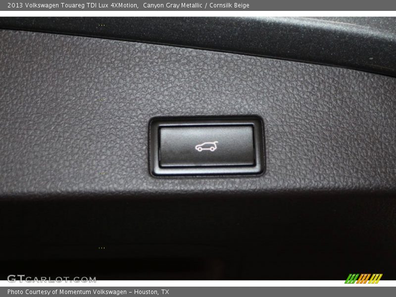 Canyon Gray Metallic / Cornsilk Beige 2013 Volkswagen Touareg TDI Lux 4XMotion