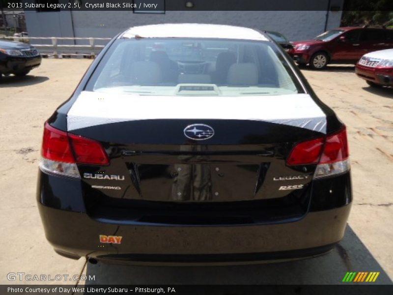 Crystal Black Silica / Ivory 2013 Subaru Legacy 2.5i