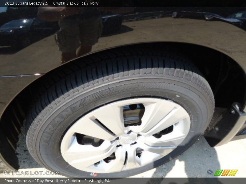 Crystal Black Silica / Ivory 2013 Subaru Legacy 2.5i