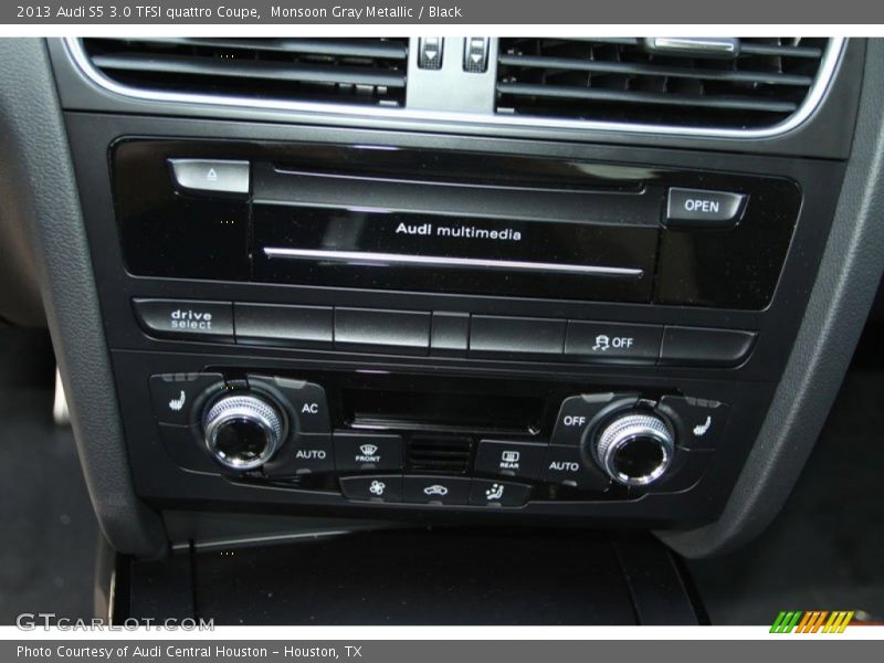 Controls of 2013 S5 3.0 TFSI quattro Coupe