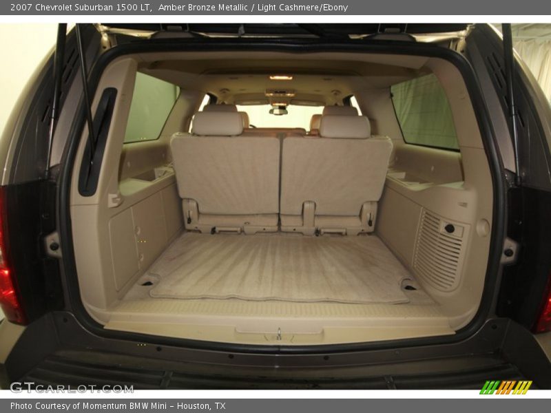  2007 Suburban 1500 LT Trunk