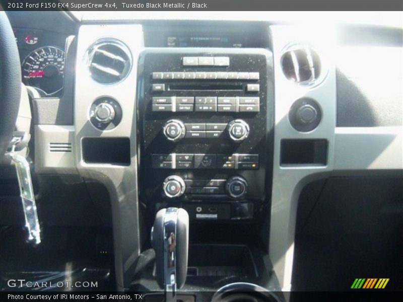 Tuxedo Black Metallic / Black 2012 Ford F150 FX4 SuperCrew 4x4
