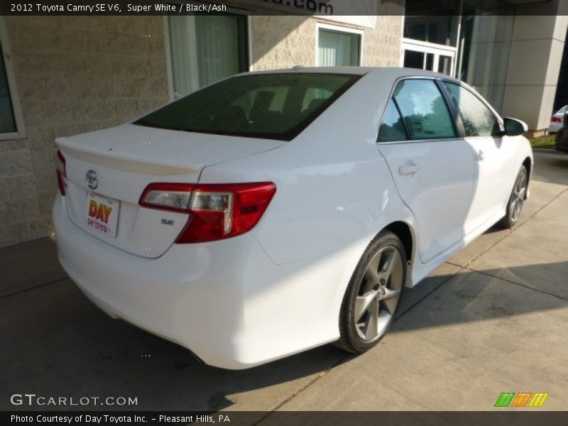 Super White / Black/Ash 2012 Toyota Camry SE V6