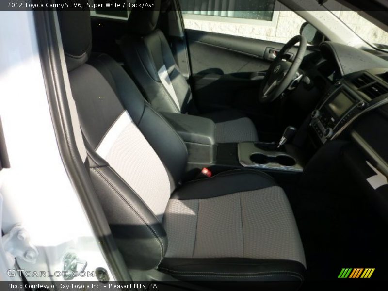 Super White / Black/Ash 2012 Toyota Camry SE V6