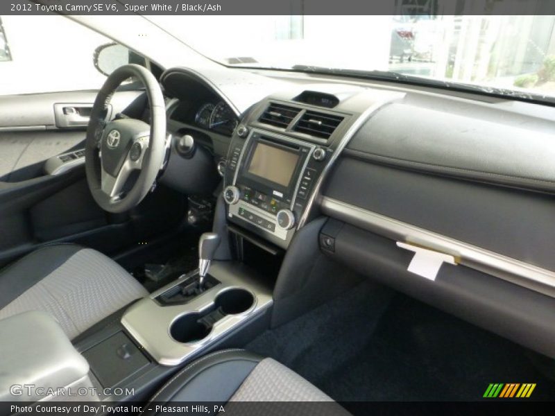 Super White / Black/Ash 2012 Toyota Camry SE V6
