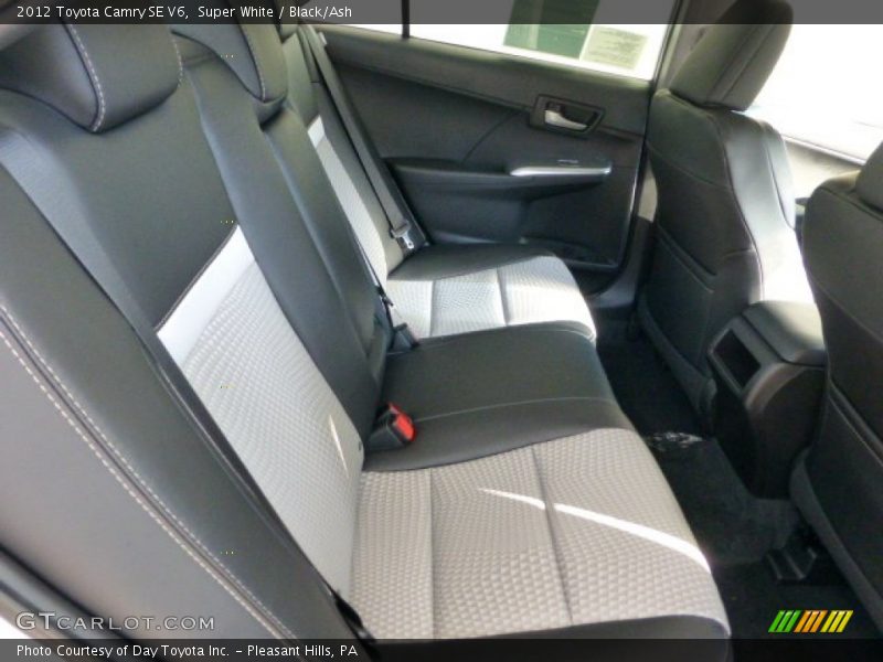 Super White / Black/Ash 2012 Toyota Camry SE V6
