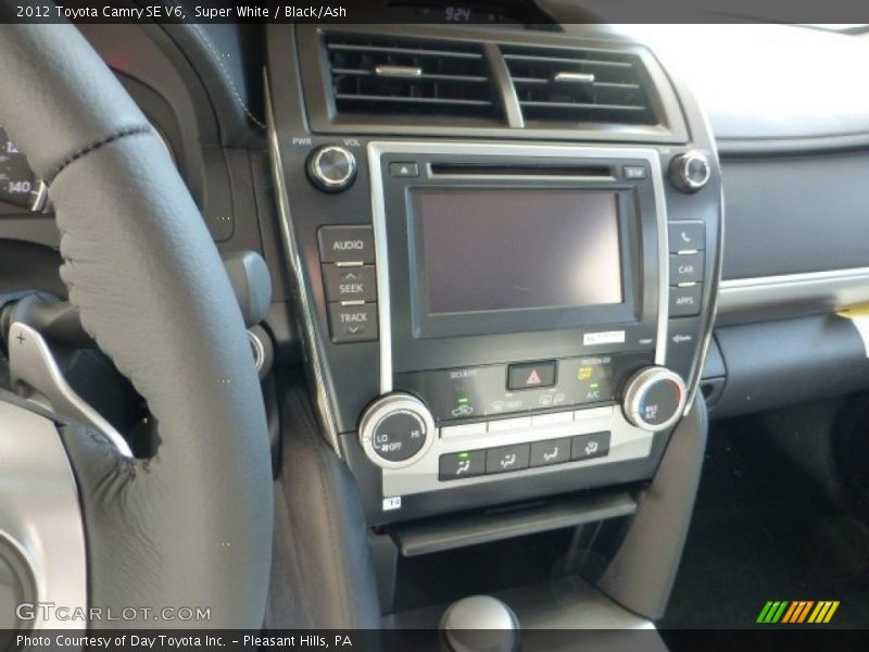 Super White / Black/Ash 2012 Toyota Camry SE V6