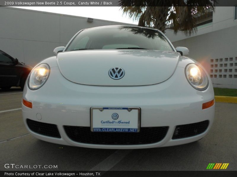 Candy White / Black 2009 Volkswagen New Beetle 2.5 Coupe