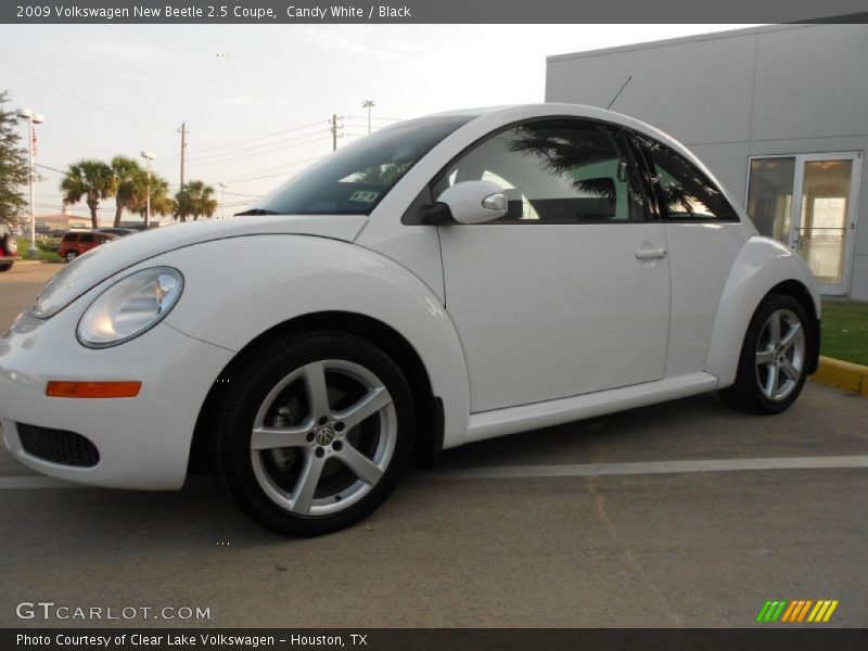 Candy White / Black 2009 Volkswagen New Beetle 2.5 Coupe