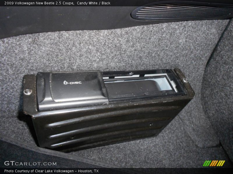 Candy White / Black 2009 Volkswagen New Beetle 2.5 Coupe