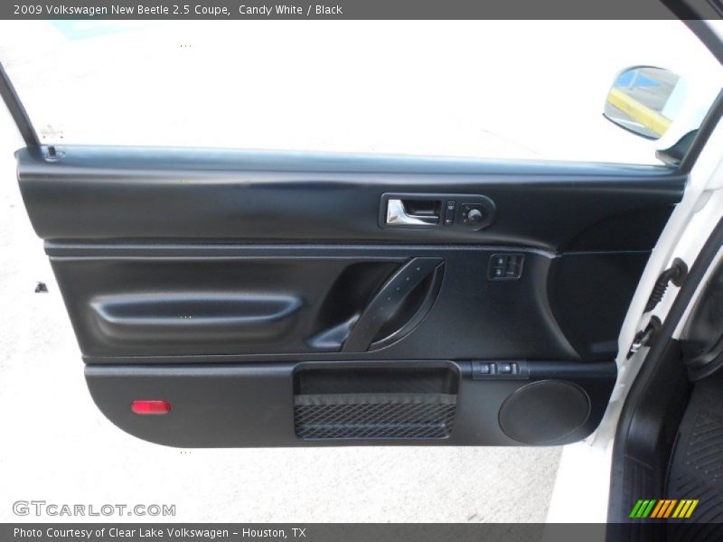 Candy White / Black 2009 Volkswagen New Beetle 2.5 Coupe