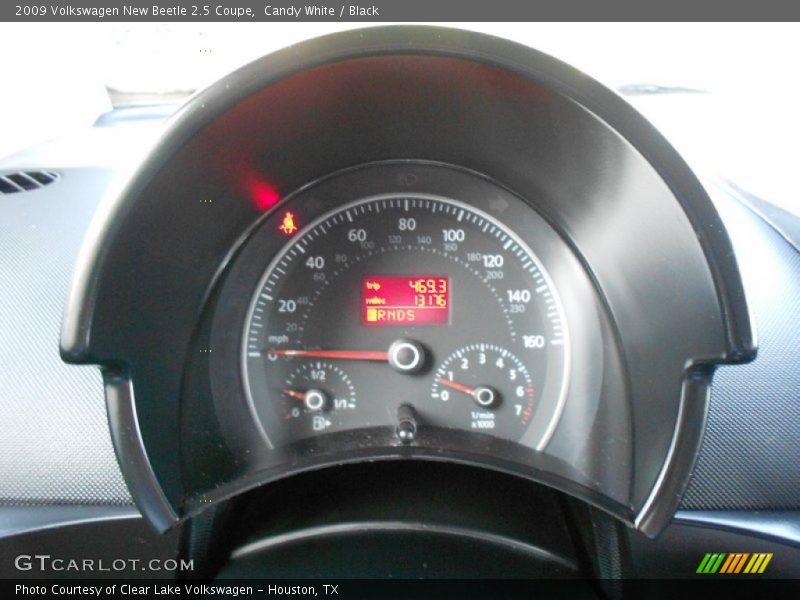 Candy White / Black 2009 Volkswagen New Beetle 2.5 Coupe