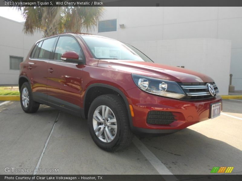 Wild Cherry Metallic / Black 2013 Volkswagen Tiguan S