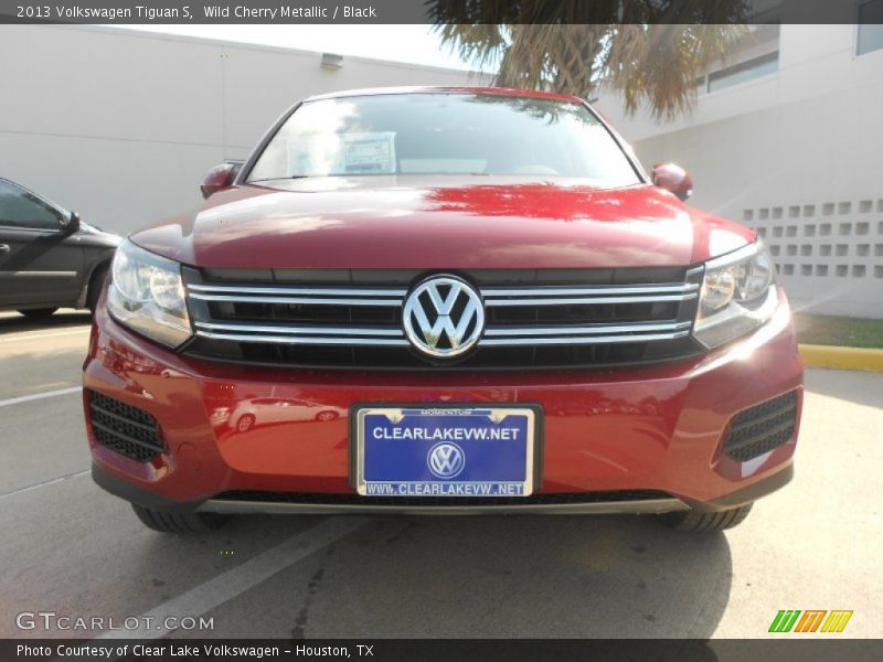 Wild Cherry Metallic / Black 2013 Volkswagen Tiguan S