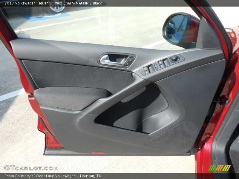 Wild Cherry Metallic / Black 2013 Volkswagen Tiguan S