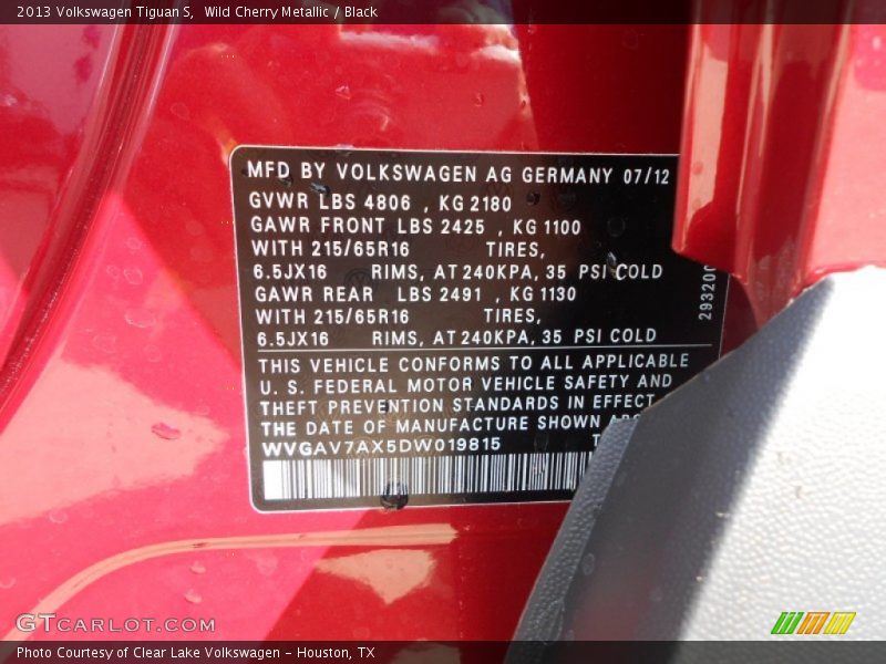 Wild Cherry Metallic / Black 2013 Volkswagen Tiguan S
