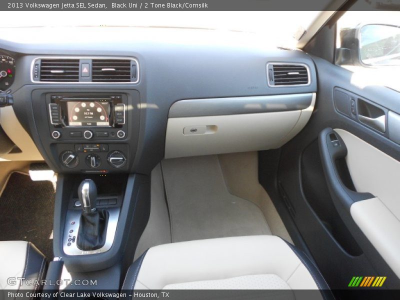 Black Uni / 2 Tone Black/Cornsilk 2013 Volkswagen Jetta SEL Sedan