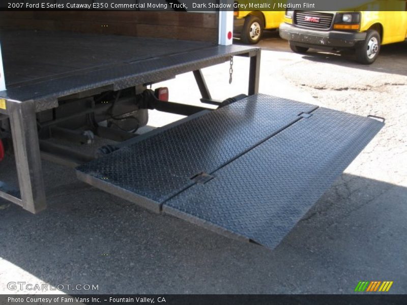 Dark Shadow Grey Metallic / Medium Flint 2007 Ford E Series Cutaway E350 Commercial Moving Truck