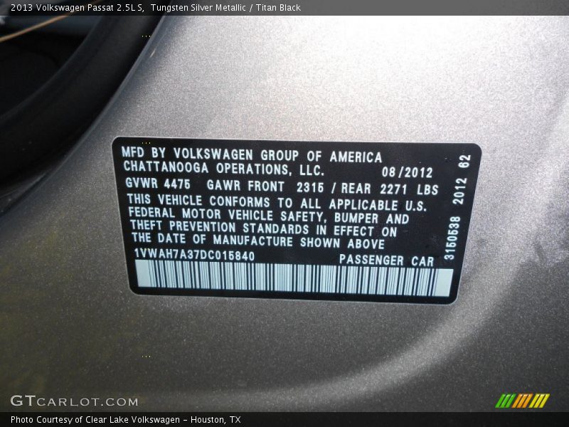 Tungsten Silver Metallic / Titan Black 2013 Volkswagen Passat 2.5L S