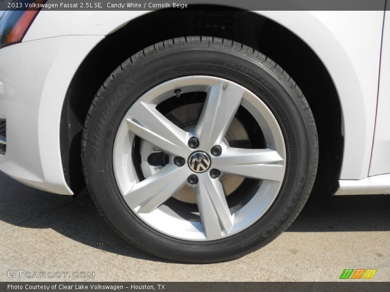 Candy White / Cornsilk Beige 2013 Volkswagen Passat 2.5L SE