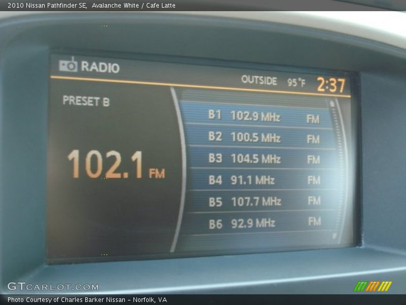 Avalanche White / Cafe Latte 2010 Nissan Pathfinder SE