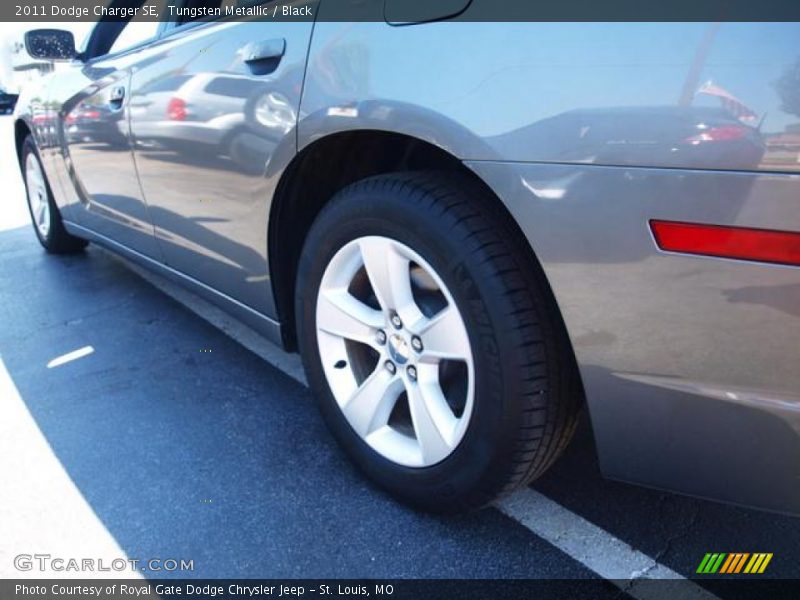 Tungsten Metallic / Black 2011 Dodge Charger SE