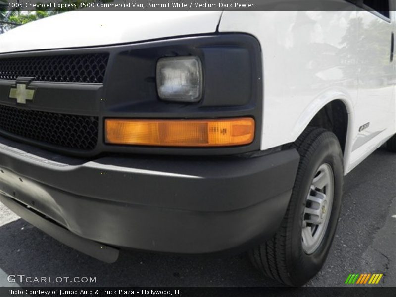 Summit White / Medium Dark Pewter 2005 Chevrolet Express 3500 Commercial Van